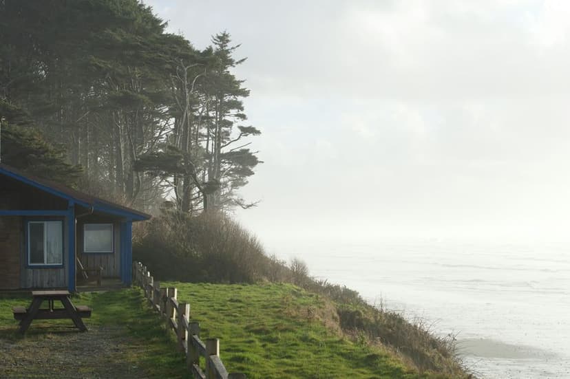 A lodge sits on a cliff's' edge in Forks, Washington